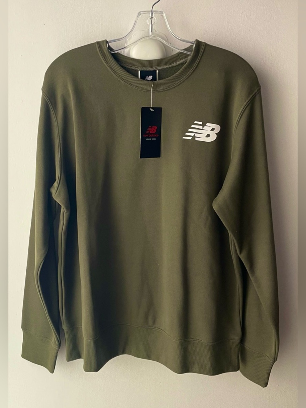 NEW BALANCE OLIVE GREEN WOMEN’S CREWNECK SWEATSHIRT - SIZE L!